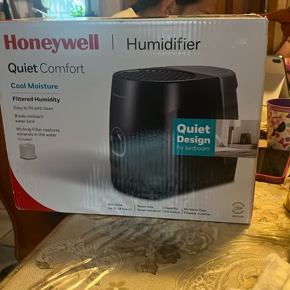 Honeywell Quiet Comfort Black Humidifier - Filtered Moisture